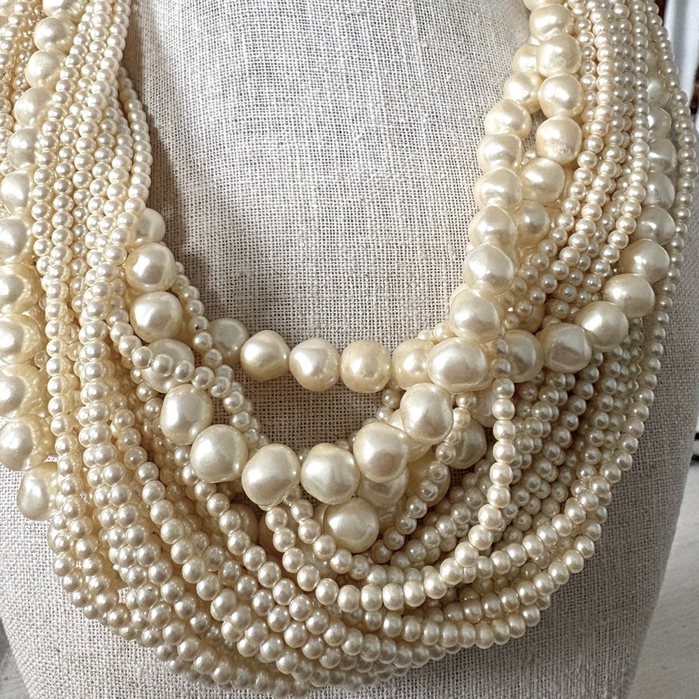 Carolee Crème Pearl necklace with a Square and Jeweled Clasp